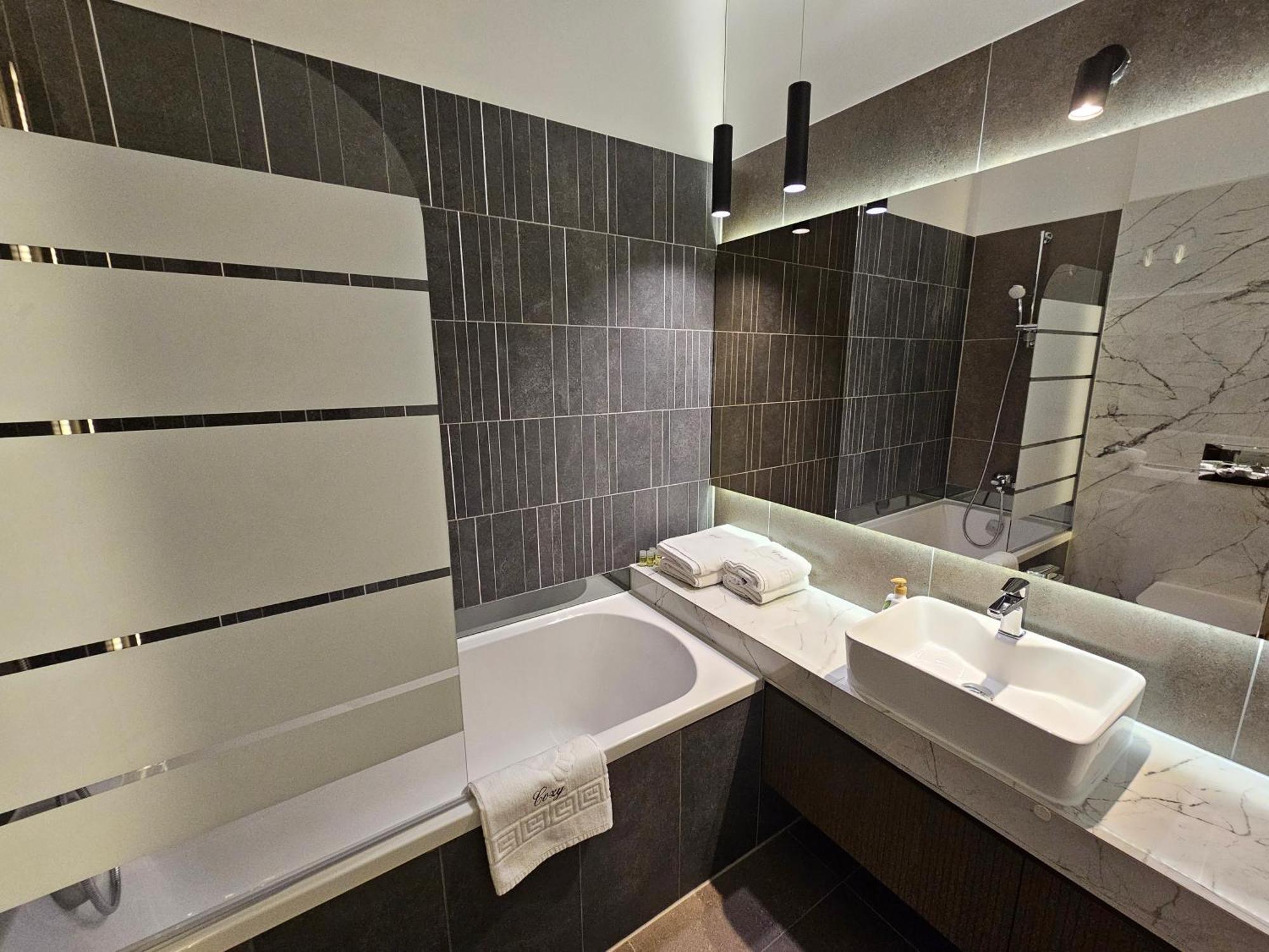 Urban Luxury Flats - Cozy Apartments At Coresi Mall #Braşov Extérieur photo